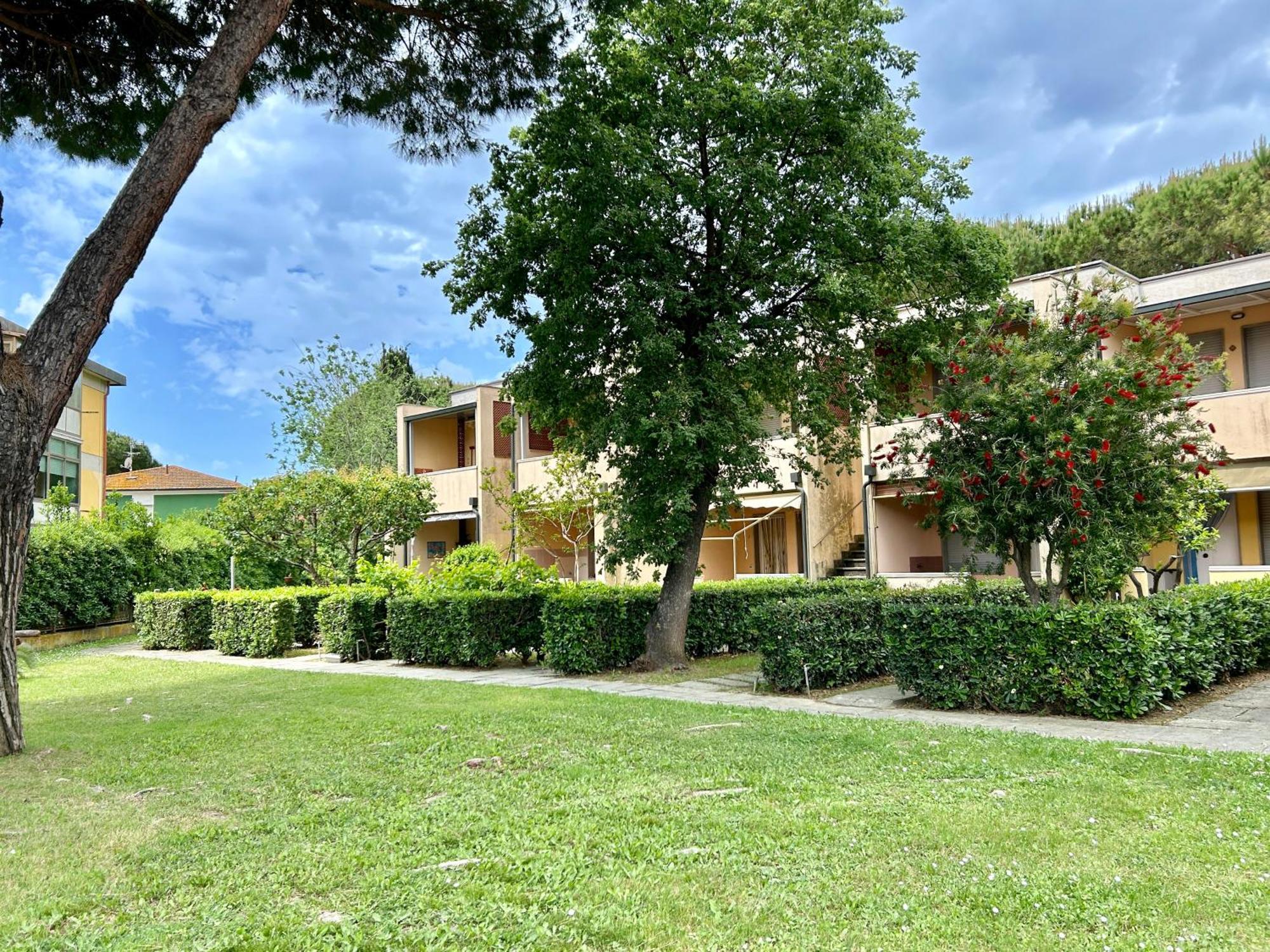 Appartamenti Via Dei Cipressi Marina Di Bibbona Exteriör bild