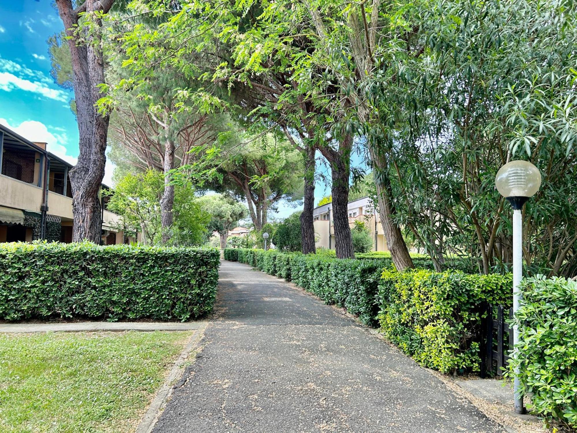 Appartamenti Via Dei Cipressi Marina Di Bibbona Exteriör bild